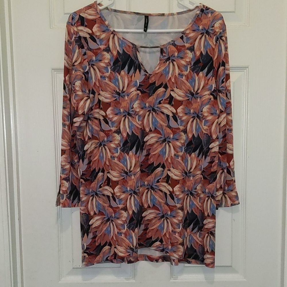 New Directions floral print top Sz MNWOT